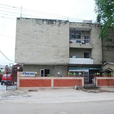 Charans Guest House Lucknow Esterno foto