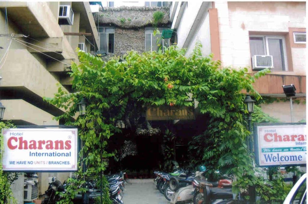 Charans Guest House Lucknow Esterno foto